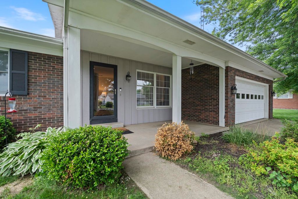Photo of 2201 Sally Street, Warsaw, IN 46580 (MLS # 202620267)