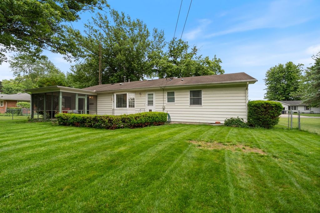 Photo of 2201 Sally Street, Warsaw, IN 46580 (MLS # 202620267)