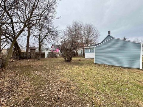 Tiny photo for 1226 N Union Street, Kokomo, IN 46901 (MLS # 202605562)