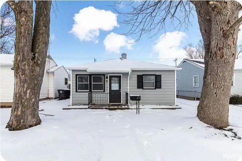 Photo of 2305 Vance Avenue, Fort Wayne, IN 46805 (MLS # 202547539)