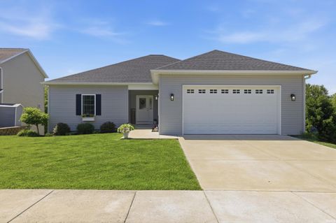 Photo of 1261 W Olivia Court, Bloomington, IN 47404 (MLS # 202618048)