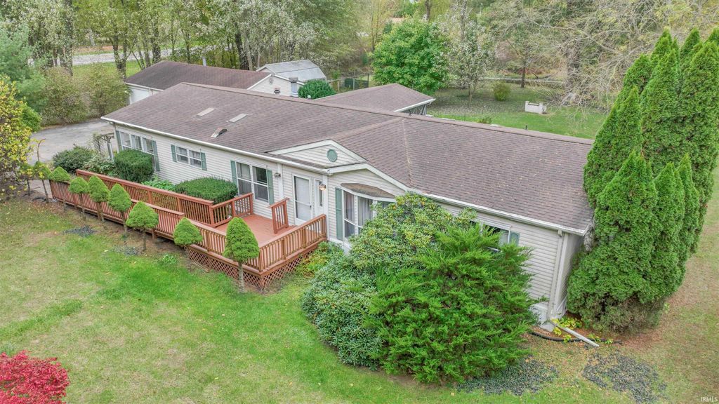 Photo for 73 W 600 N, Winamac, IN 46996 (MLS # 202543398)