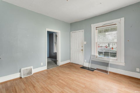 Tiny photo for 619 N Johnson Street, South Bend, IN 46628 (MLS # 202638875)