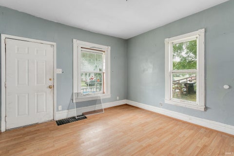 Tiny photo for 619 N Johnson Street, South Bend, IN 46628 (MLS # 202638875)