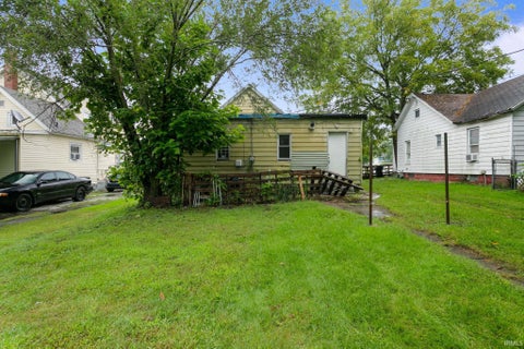 Tiny photo for 619 N Johnson Street, South Bend, IN 46628 (MLS # 202638875)