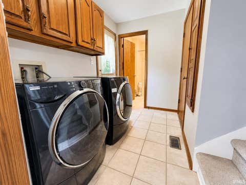 Tiny photo for 6150 Knight Drive, Evansville, IN 47715 (MLS # 202635309)