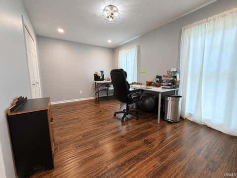 Tiny photo for 6150 Knight Drive, Evansville, IN 47715 (MLS # 202635309)