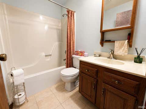 Tiny photo for 6150 Knight Drive, Evansville, IN 47715 (MLS # 202635309)