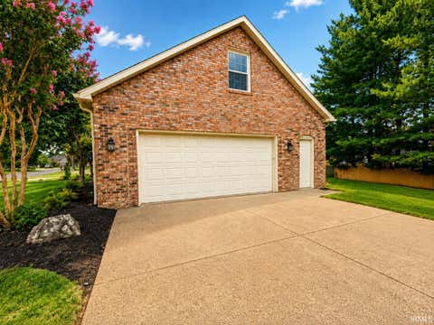 Tiny photo for 6150 Knight Drive, Evansville, IN 47715 (MLS # 202635309)