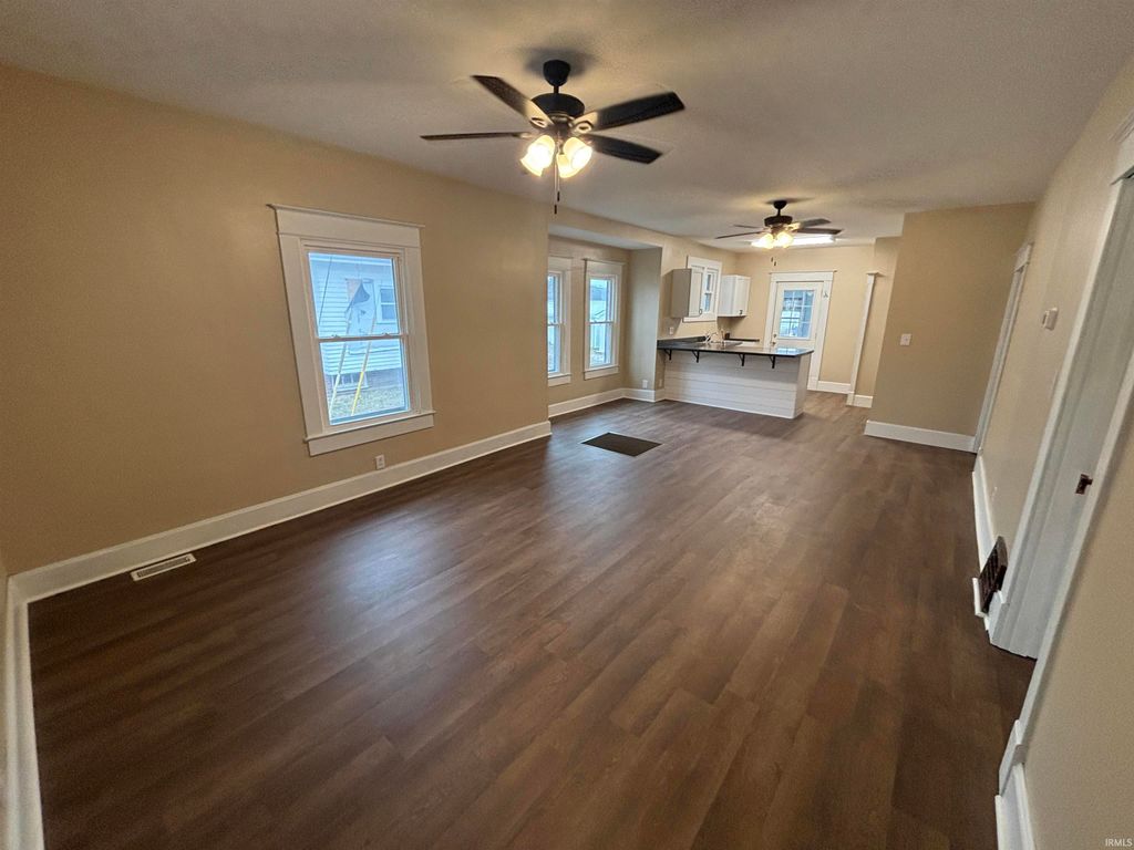 Photo of 1159 E Saint Clair Street, Vincennes, IN 47591 (MLS # 202606739)