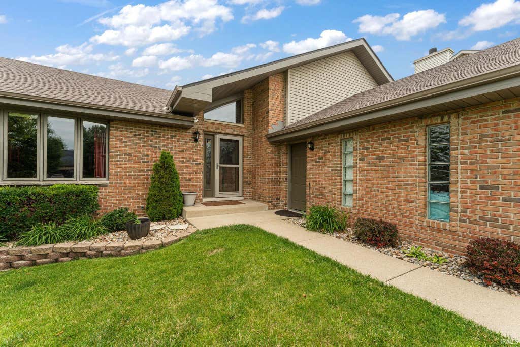 Photo of 65 Beiriger Drive, Dyer, IN 46311 (MLS # 202625097)