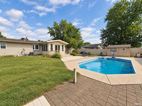 Tiny photo for 517 E Violet Drive, Francesville, IN 47946 (MLS # 202638661)
