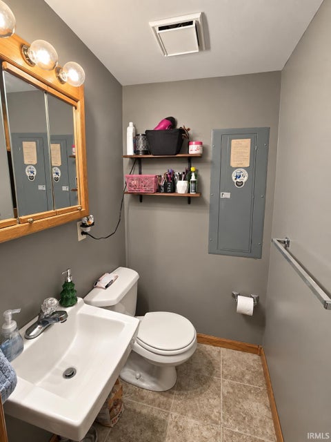 Tiny photo for 517 E Violet Drive, Francesville, IN 47946 (MLS # 202638661)