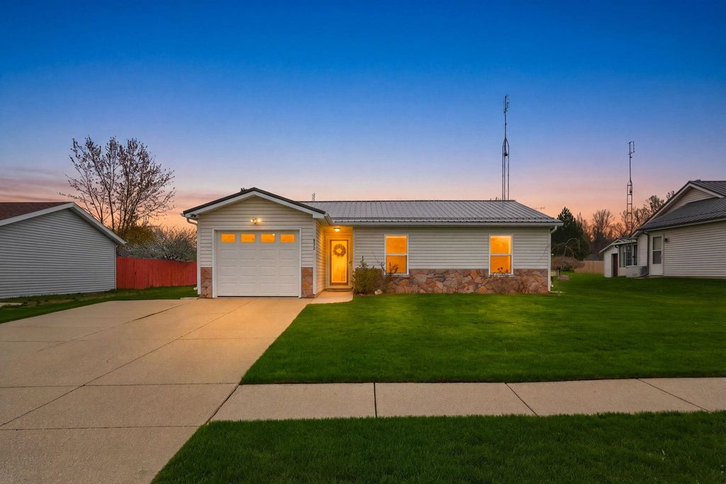 Photo of 412 N McKinley Street, Angola, IN 46703 (MLS # 202612654)