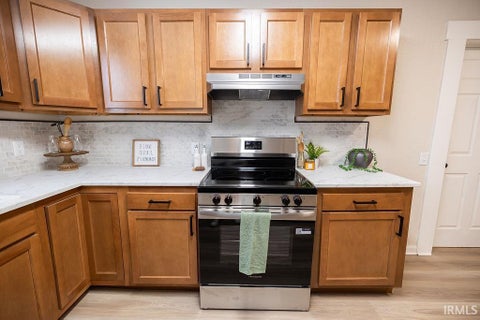 Tiny photo for 908 W Jackson Street, Kokomo, IN 46901 (MLS # 202622739)