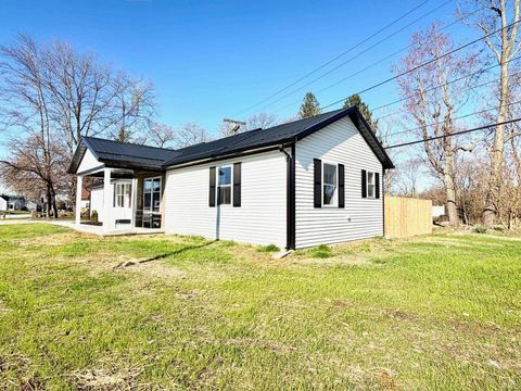 Tiny photo for 103 E Warren Street, Mitchell, IN 47446 (MLS # 202608138)