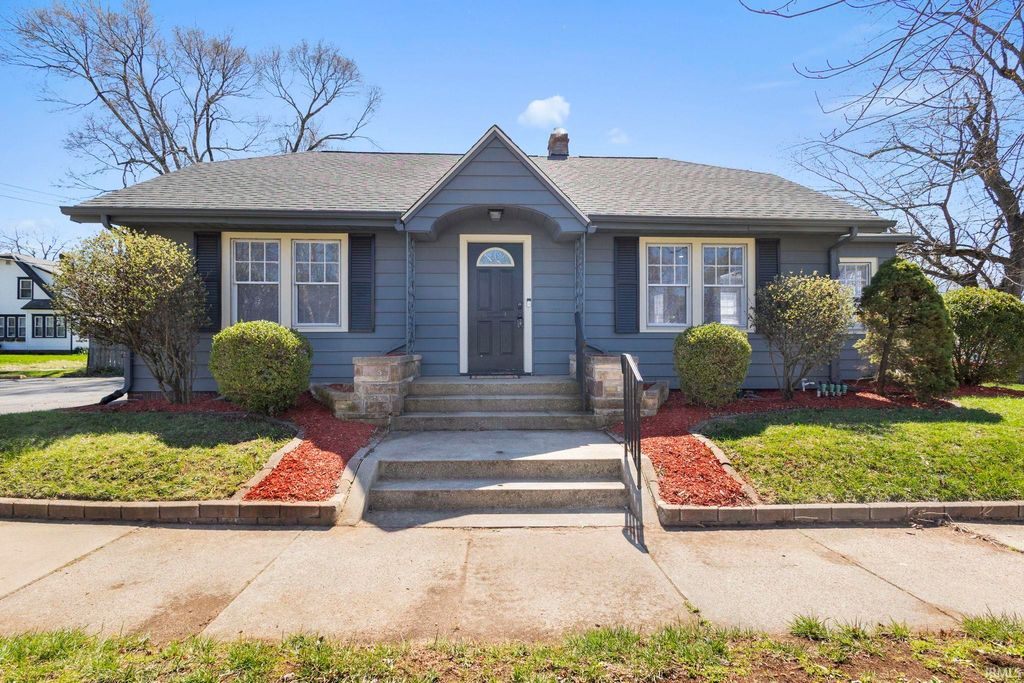 Photo of 1202 S Twyckenham Drive, South Bend, IN 46615 (MLS # 202612120)