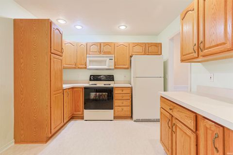 Tiny photo for 6410 Cedar Trail, South Bend, IN 46614 (MLS # 202612696)