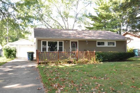 Photo of 115 N Bittersweet Lane, Muncie, IN 47304 (MLS # 202540842)