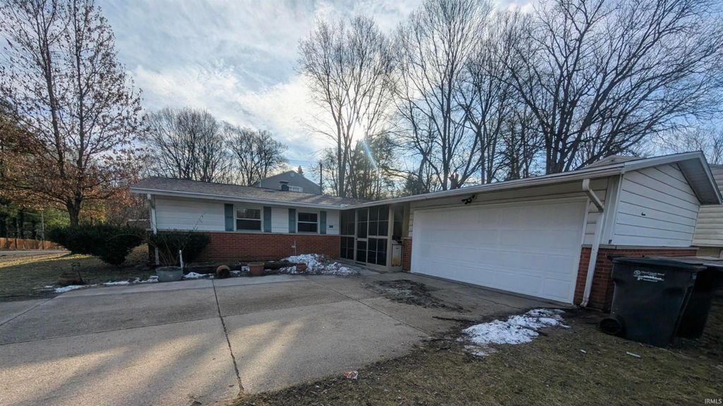 Photo of 1137 Echo Drive, South Bend, IN 46614 (MLS # 202606395)