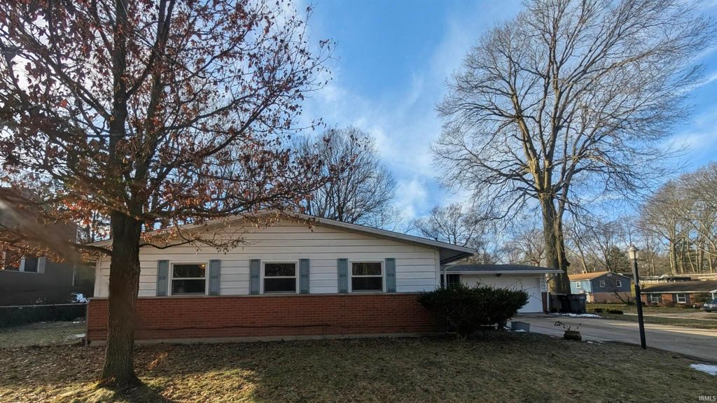 Photo of 1137 Echo Drive, South Bend, IN 46614 (MLS # 202606395)