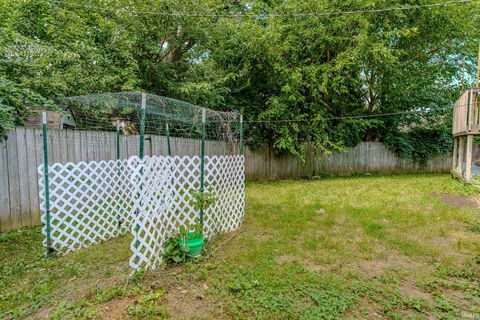 Tiny photo for 2303 Ottawa Dr Dr, Lafayette, IN 47909 (MLS # 202532060)