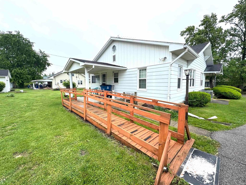 Photo of 524 E Main Street, Jasonville, IN 47438 (MLS # 202616806)