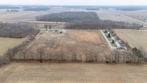 Tiny photo for 4204 N 1350 E, Burnettsville, IN 47926 (MLS # 202600909)