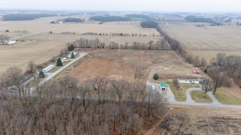 Tiny photo for 4204 N 1350 E, Burnettsville, IN 47926 (MLS # 202600909)