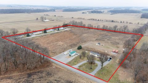 Tiny photo for 4204 N 1350 E, Burnettsville, IN 47926 (MLS # 202600909)