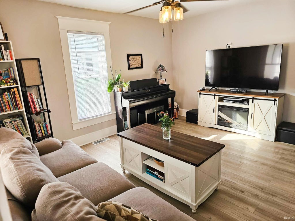 Photo of 912 E Broadway Street, Princeton, IN 47670 (MLS # 202644074)