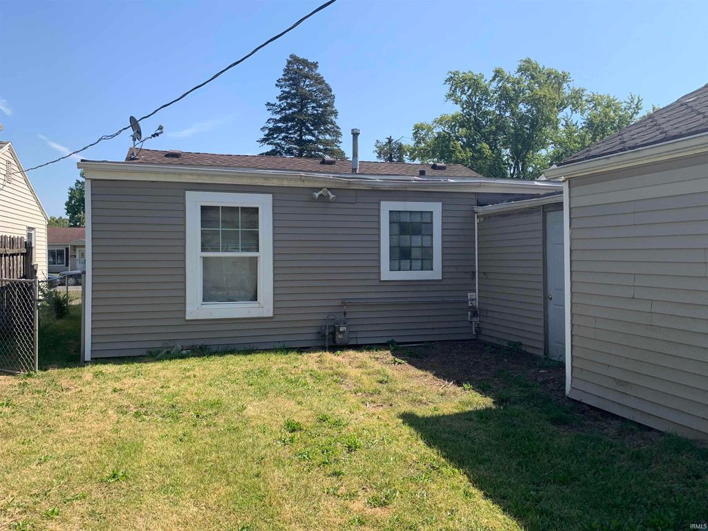 Photo of 1649 N Adams Street, South Bend, IN 46628 (MLS # 202542922)