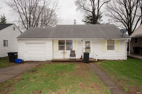 Photo of 2216 Roselawn Avenue, Lafayette, IN 47904 (MLS # 202611155)