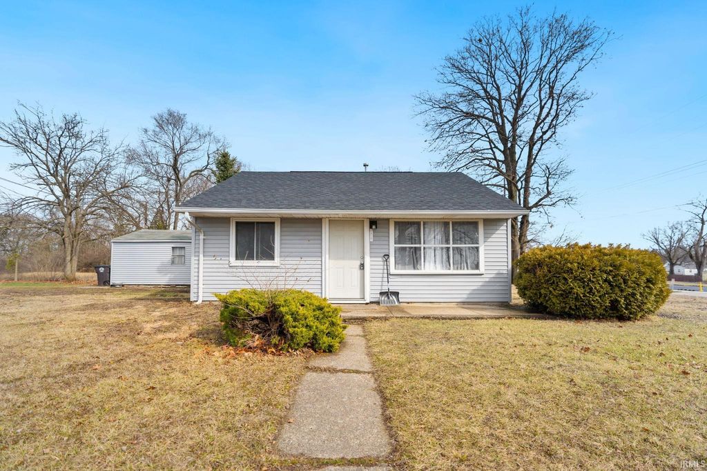 Photo of 1715 Fleetwood Avenue, Fort Wayne, IN 46803 (MLS # 202607458)