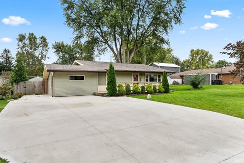 Tiny photo for 2616 Otsego Drive, Fort Wayne, IN 46825 (MLS # 202642507)