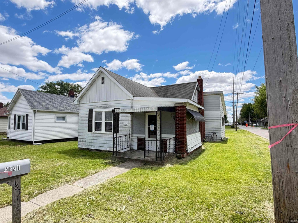 Photo of 1621 W 16th Street, Muncie, IN 47302 (MLS # 202637046)