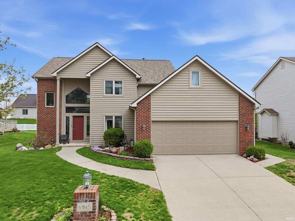 Photo of 6815 Mapleton Drive, Fort Wayne, IN 46845 (MLS # 202610693)