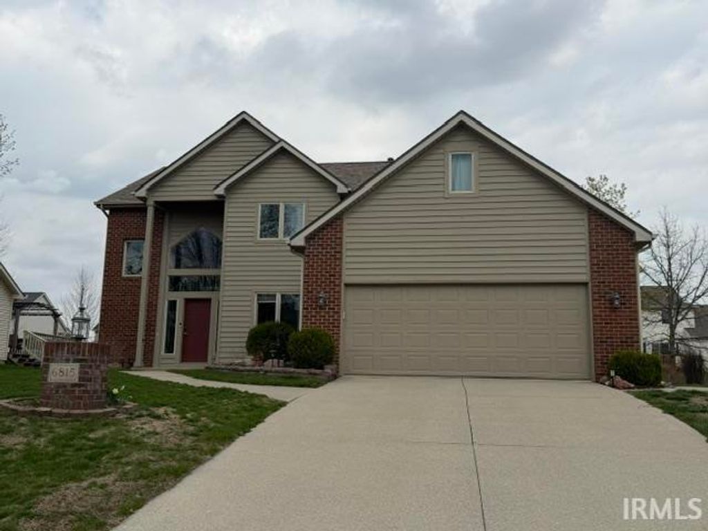 Photo of 6815 Mapleton Drive, Fort Wayne, IN 46845 (MLS # 202610693)