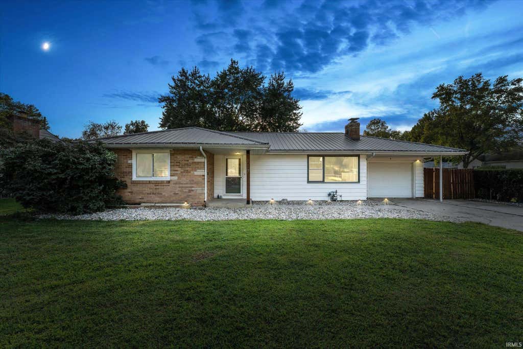 Photo of 117 Graywood Avenue, Elkhart, IN 46516 (MLS # 202635314)