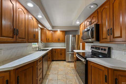 Tiny photo for 117 Graywood Avenue, Elkhart, IN 46516 (MLS # 202635314)