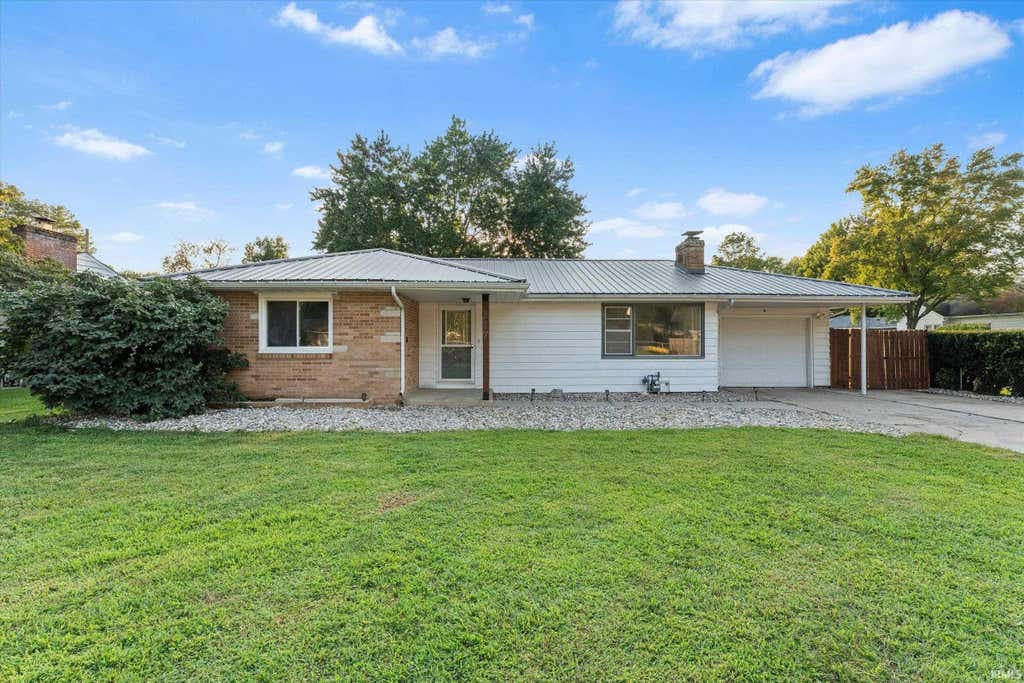 Photo of 117 Graywood Avenue, Elkhart, IN 46516 (MLS # 202635314)