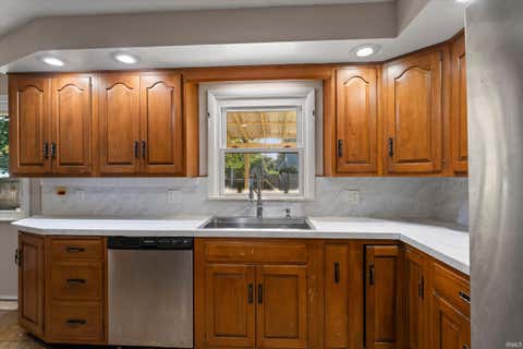 Tiny photo for 117 Graywood Avenue, Elkhart, IN 46516 (MLS # 202635314)
