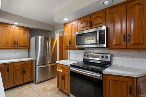 Tiny photo for 117 Graywood Avenue, Elkhart, IN 46516 (MLS # 202635314)