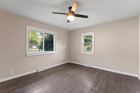 Tiny photo for 117 Graywood Avenue, Elkhart, IN 46516 (MLS # 202635314)