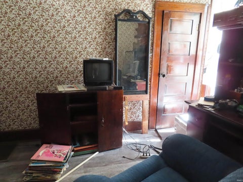 Tiny photo for 5716 N 400 East, Peru, IN 46970 (MLS # 202640901)