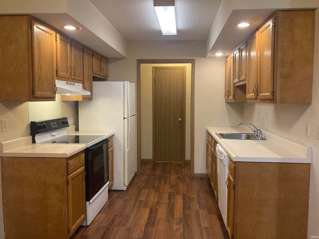 Photo of 1043 N Forest View Drive, Ellettsville, IN 47429 (MLS # 202626655)