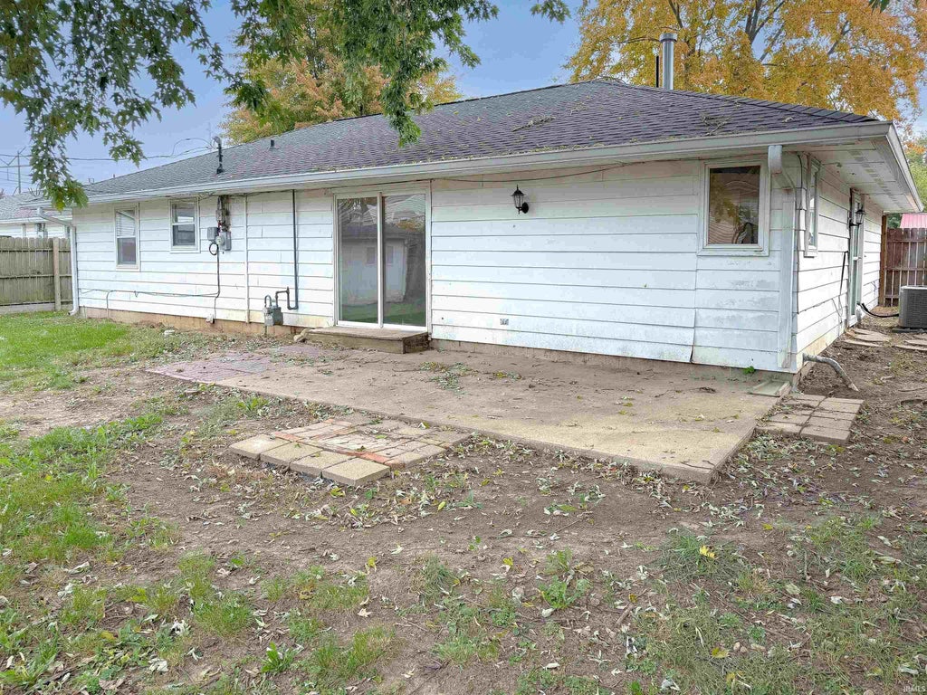 Photo of 1901 GENTILLY Court, Kokomo, IN 46902 (MLS # 202642602)