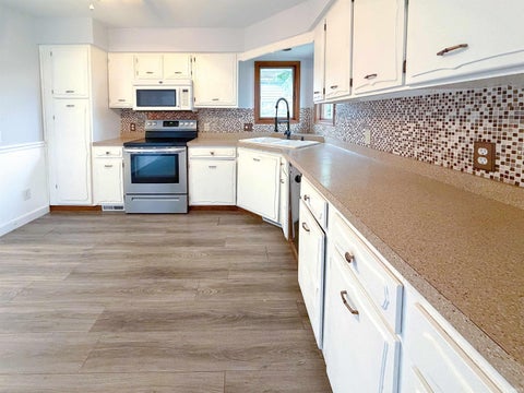 Tiny photo for 1901 GENTILLY Court, Kokomo, IN 46902 (MLS # 202642602)