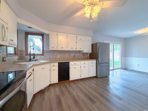 Tiny photo for 1901 GENTILLY Court, Kokomo, IN 46902 (MLS # 202642602)