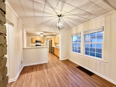 Tiny photo for 1319 SE Riverside Drive, Evansville, IN 47713 (MLS # 202642114)
